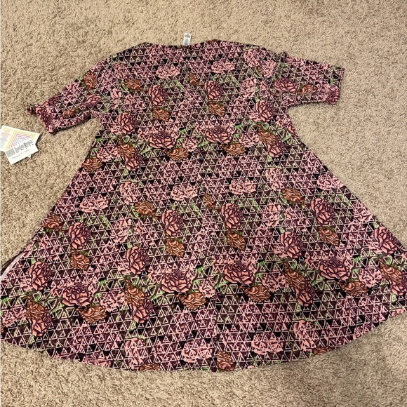 LuLaRoe BNWT L Perfect Tee Brown Cream Graphic Rose Design Size XXS - Picture 2 of 7